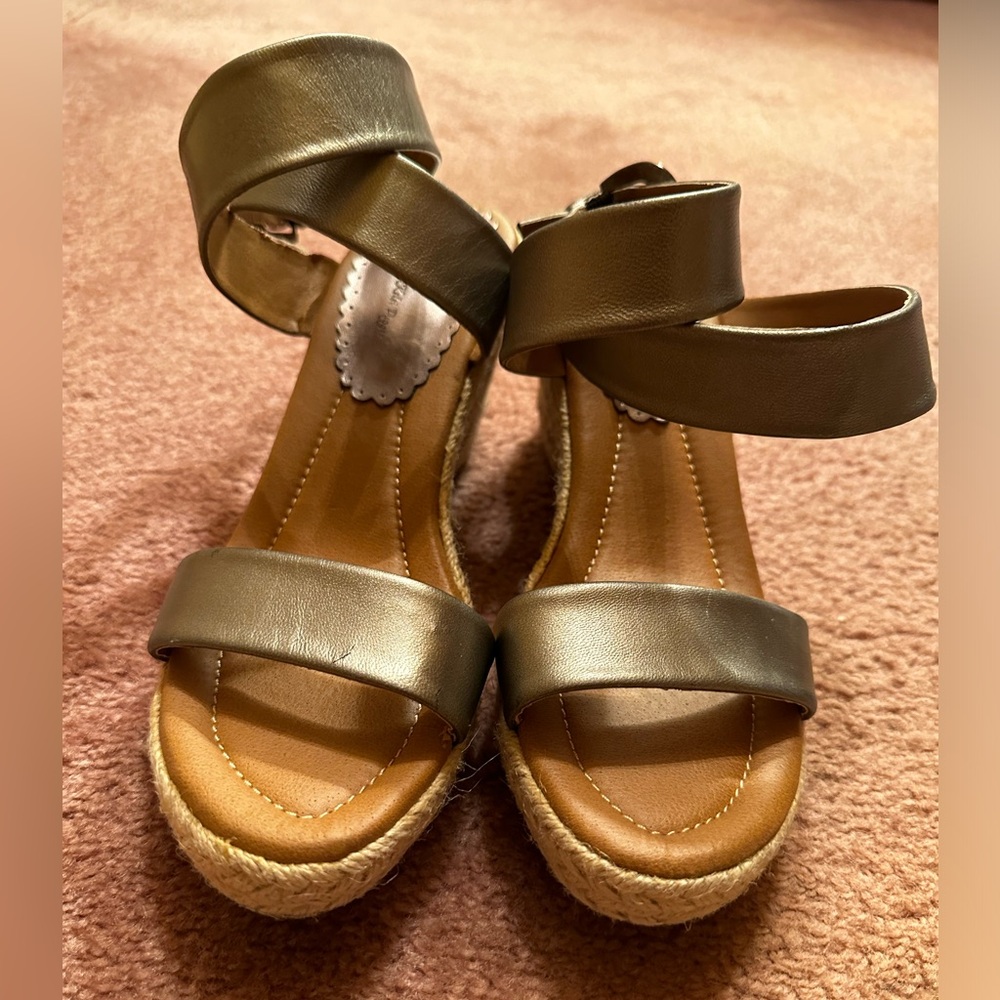 Women’s wedge sandal